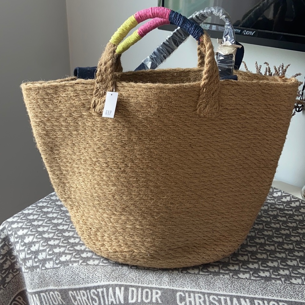Large woven bag